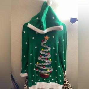 Super cute Christmas sweater size large in good condition worn once.sold as is